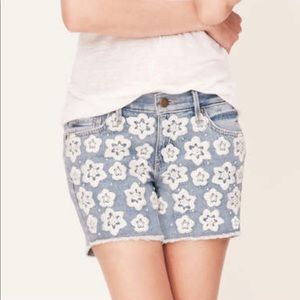 Ann Taylor LOFT denim embroidered shorts, Size 26